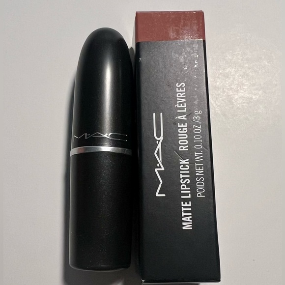 MAC Matte Lipstick Yash - Picture 4 of 7